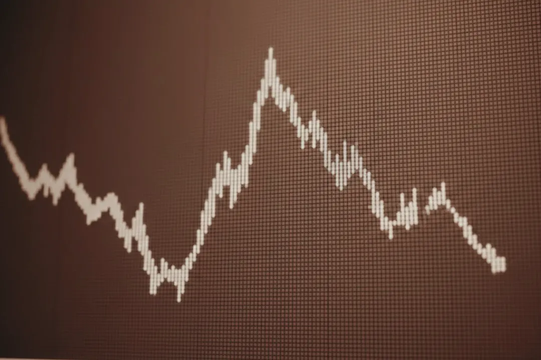 Can you lose money in mutual funds due to market ups and downs